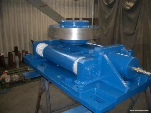 Konstrukce_a_vyroba_hydraulicke_axialni_kladky_pro_rotacni_pec