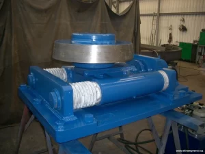 Konstrukce_a_vyroba_hydraulicke_axialni_kladky_pro_rotacni_pec_3
