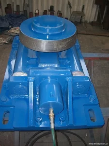 Konstrukce_a_vyroba_hydraulicke_axialni_kladky_pro_rotacni_pec_4